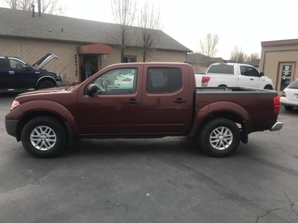2017 /grey Nissan Frontier SV (1N6DD0ER9HN) with an 4.0L V6 DOHC 24V engine, AT transmission, located at 813 E Fairview Ave, Meridian , ID, 83642, (208) 336-8230, 43.618851, -116.384010 - Good miles, V6, loaded, if you need a good pickup come check this one out - Photo #0